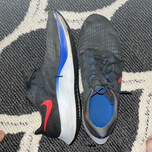 Nike Air Zoom Pegasus Running Shoes. Great for work out shoes - Picture 2 of 2